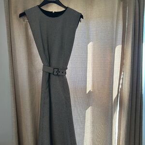 Midi sleeveless belted houndstooth dress